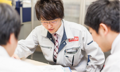製造現場でのものづくりの様子